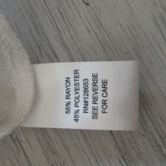 white lightweight vacation summertime dress - Picture 7 of 7